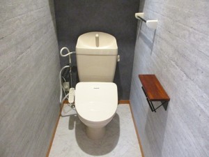 温水洗浄暖房便座付きトイレ