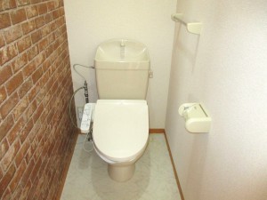 温水洗浄暖房便座付きトイレ