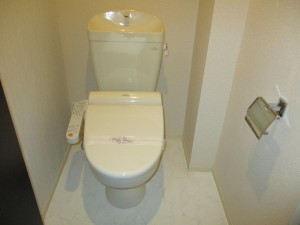 温水洗浄暖房便座付きトイレ